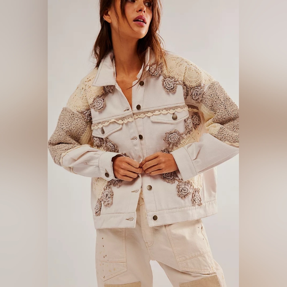 Free People BALI Rare Hearts Denim Jacket Floral Appliqué Crochet NWT SMALL